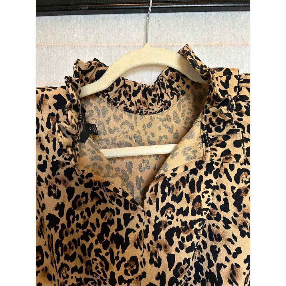 J.Crew XS Leopard Print Button Back Romantic Ruffle Victorian Collar Blouse - Picture 4 of 11